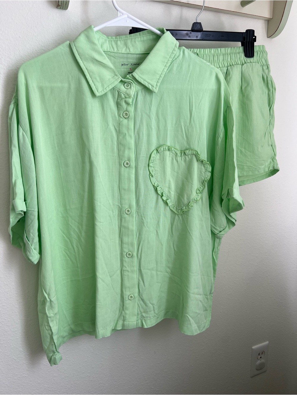 Betsey Johnson Green Button-Up Shirt w/ Ruffle Heart Pocket & Matching Shorts